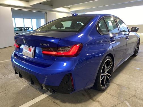 2023 BMW 330 i xDrive