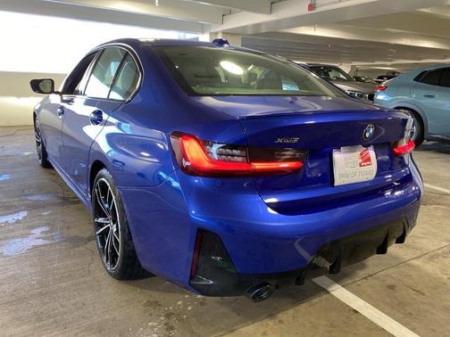 2023 BMW 330 i xDrive