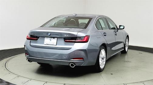 2025 BMW 330 i xDrive