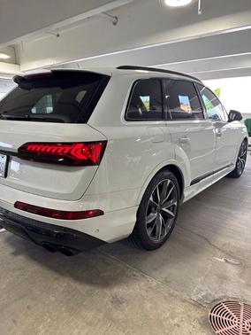 Glacier White Metallic 2023 Audi SQ7 4.0T Premium Plus