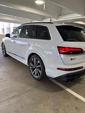 Glacier White Metallic 2023 Audi SQ7 4.0T Premium Plus