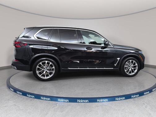 Black Sapphire Metallic 2024 BMW X5 xDrive40i