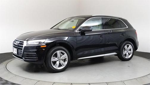 Photo 3 of 35 of 2019 Audi Q5 2.0T Premium