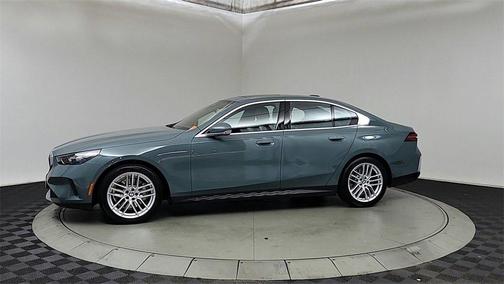2024 BMW 530 i xDrive