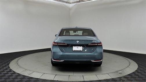 2024 BMW 530 i xDrive