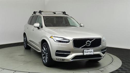 2016 Volvo XC90 T6 Momentum