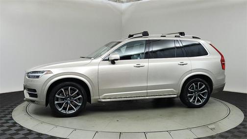 2016 Volvo XC90 T6 Momentum