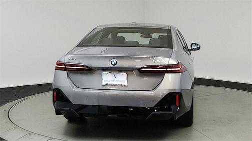 2025 BMW 530 i xDrive