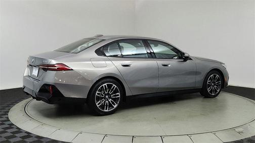 2025 BMW 530 i xDrive