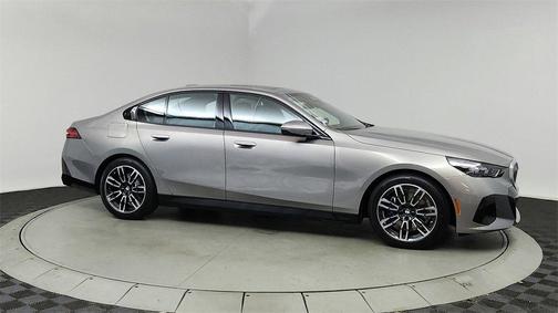 2025 BMW 530 i xDrive