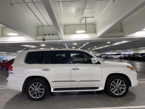 2014 Lexus LX 570 Base
