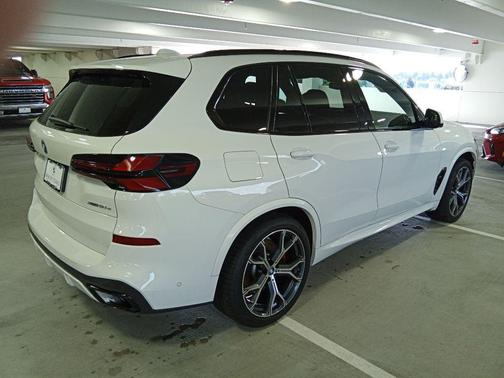 Alpine White 2024 BMW X5 PHEV xDrive50e