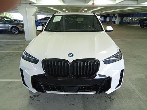 Alpine White 2024 BMW X5 PHEV xDrive50e
