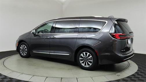 2021 Chrysler Pacifica Hybrid Limited