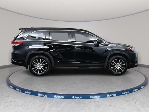 2017 Toyota Highlander SE