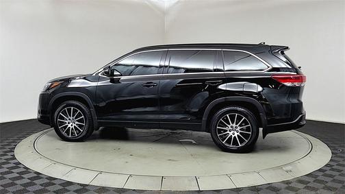 2017 Toyota Highlander SE