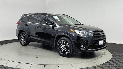 2017 Toyota Highlander SE