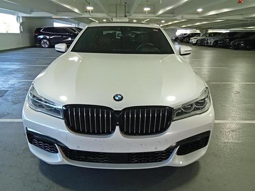 2017 BMW 750 i