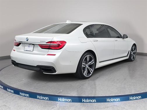 2017 BMW 750 i
