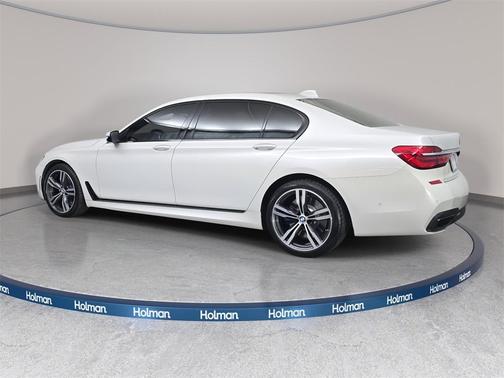 2017 BMW 750 i