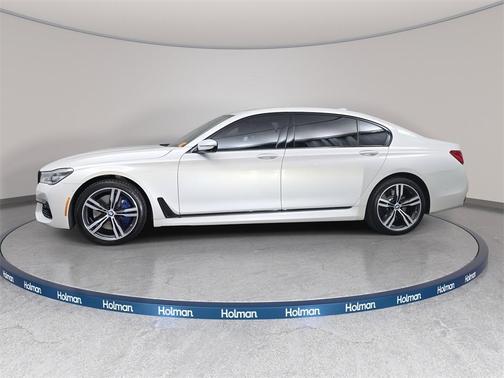 2017 BMW 750 i
