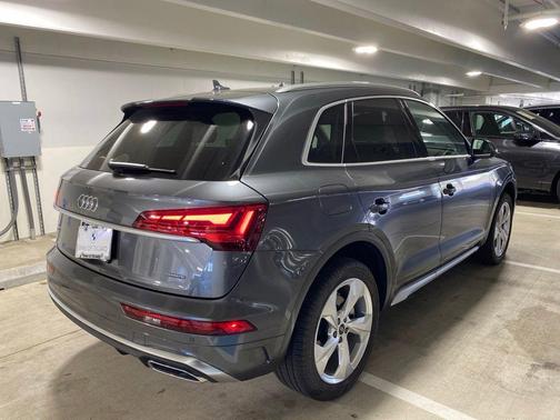 Daytona Gray Pearl Effect 2025 Audi Q5 45 S line quattro Premium