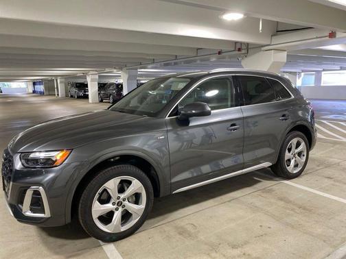 Daytona Gray Pearl Effect 2025 Audi Q5 45 S line quattro Premium