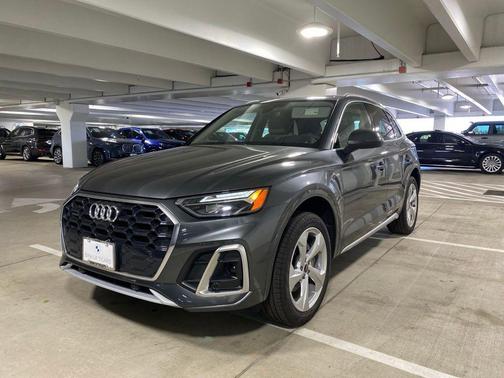 Daytona Gray Pearl Effect 2025 Audi Q5 45 S line quattro Premium