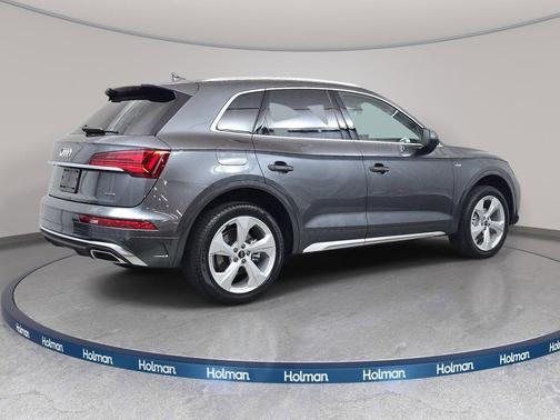 Daytona Gray Pearl Effect 2025 Audi Q5 45 S line quattro Premium
