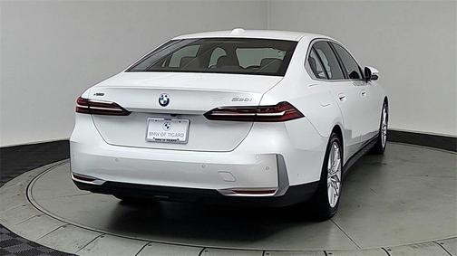 2024 BMW 530 i xDrive