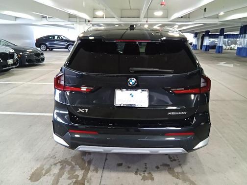 Black Sapphire Metallic 2025 BMW X1 xDrive28i