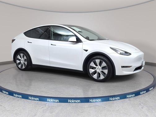 Pearl White Multi 2023 Tesla Model Y Long Range