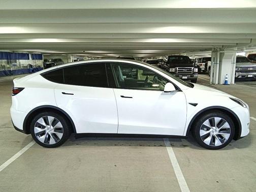 Pearl White Multi 2023 Tesla Model Y Long Range
