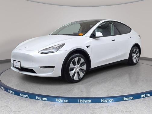 Pearl White Multi 2023 Tesla Model Y Long Range