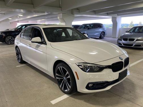 Alpine White 2018 BMW 330 i xDrive