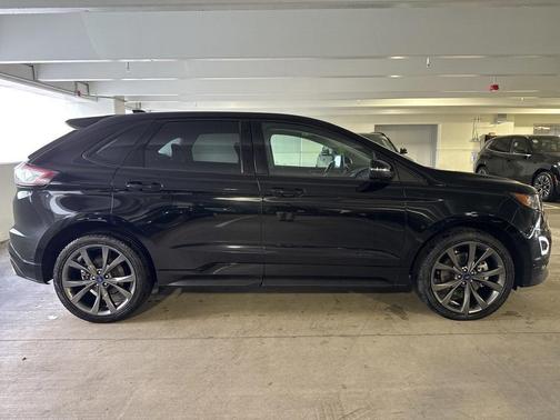 2017 Ford Edge Sport