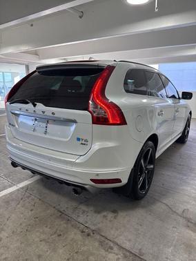 Crystal White Pearl 2015 Volvo XC60 T6 R-Design Platinum