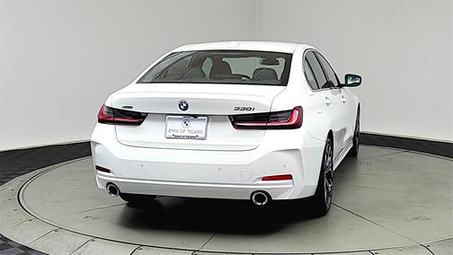 2025 BMW 330 i xDrive