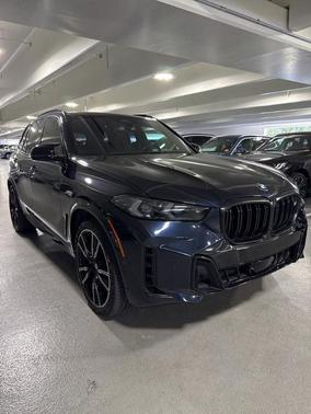 Carbon Black Metallic 2024 BMW X5 M60i
