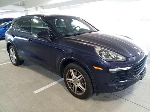 Purpurite Metallic 2018 Porsche Cayenne Platinum Edition