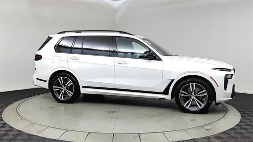 2026 BMW X7 M60i