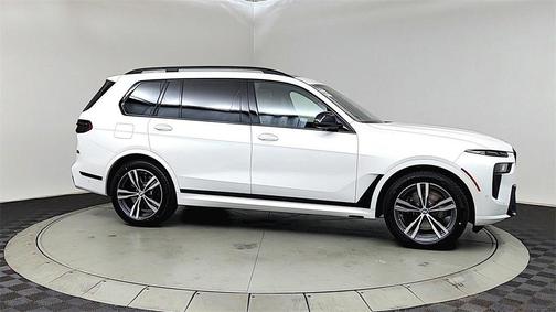 2026 BMW X7 M60i