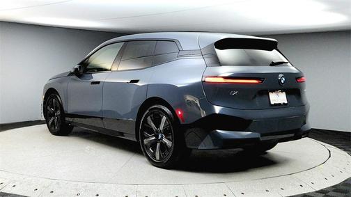 2025 BMW iX xDrive50