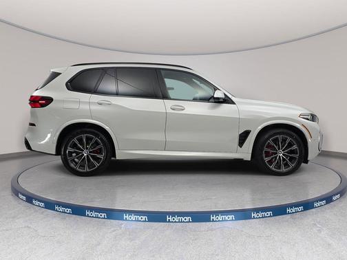 Mineral White Metallic 2026 BMW X5 xDrive40i