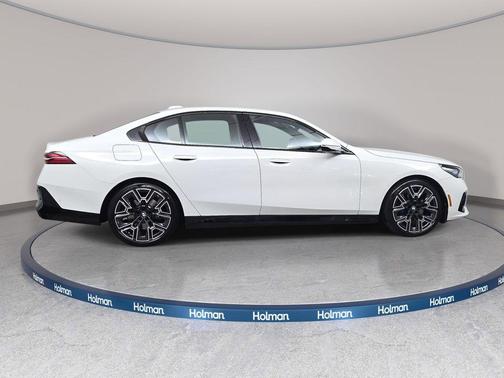 Alpine White 2026 BMW 530 i xDrive