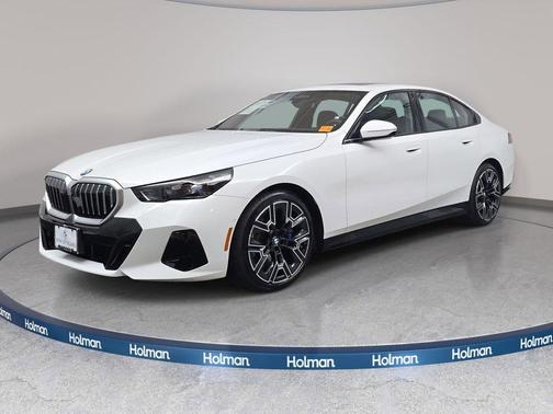 Alpine White 2026 BMW 530 i xDrive