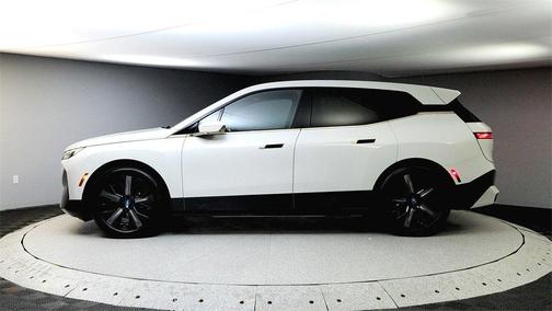 2025 BMW iX xDrive50