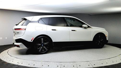 2025 BMW iX xDrive50