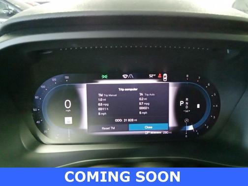 2023 Volvo XC40 B5 Ultimate Bright Theme