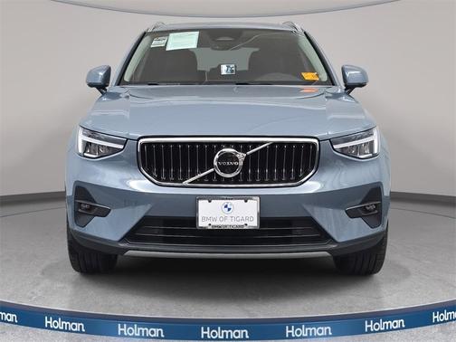 2023 Volvo XC40 B5 Ultimate Bright Theme